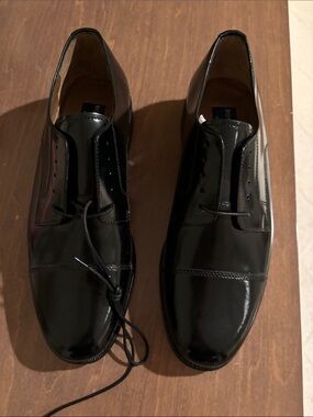 Bostonian Men's Black Patent Leather Cap-Toe Oxfords